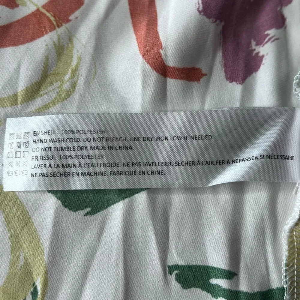 En Saison Hazel Midi Skirt, Colorful Florals in White Background. Size 1X. NWT!